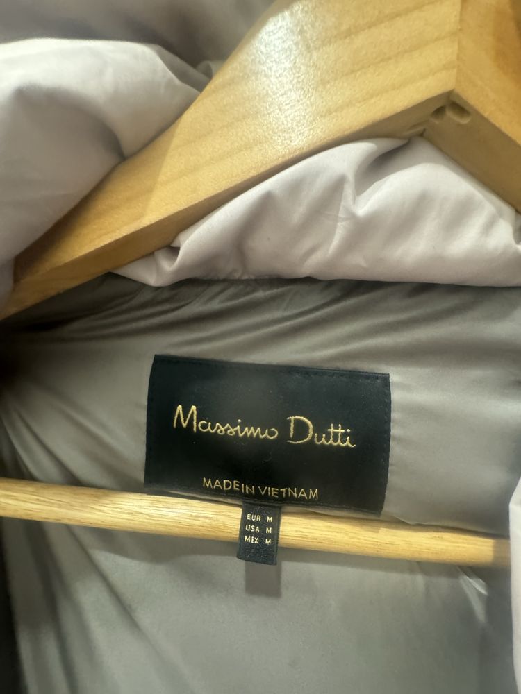 Продам зимний пуховик Massimo dutti