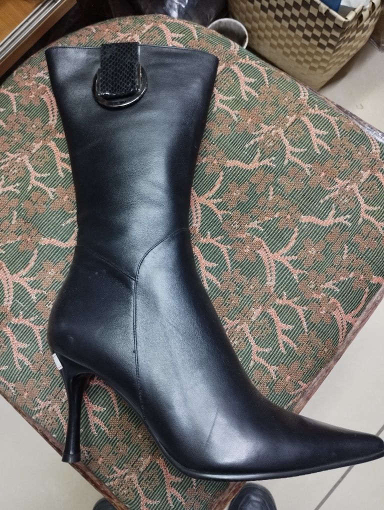 Продам женскую обувь