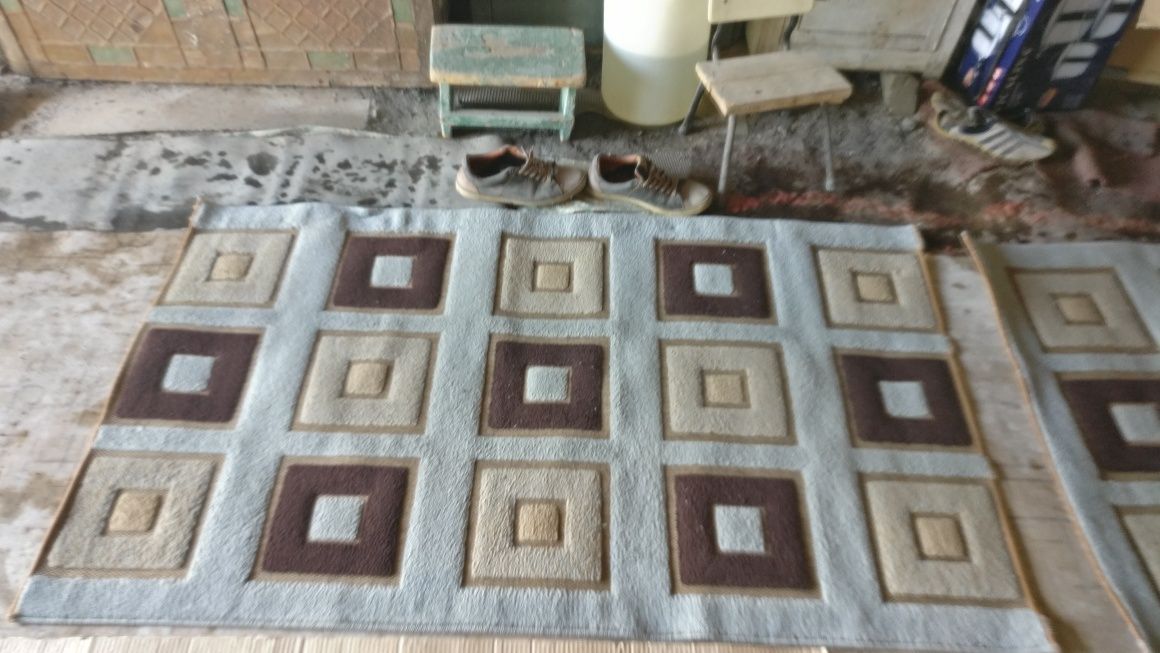 Продам ковровые дорожки б.у.