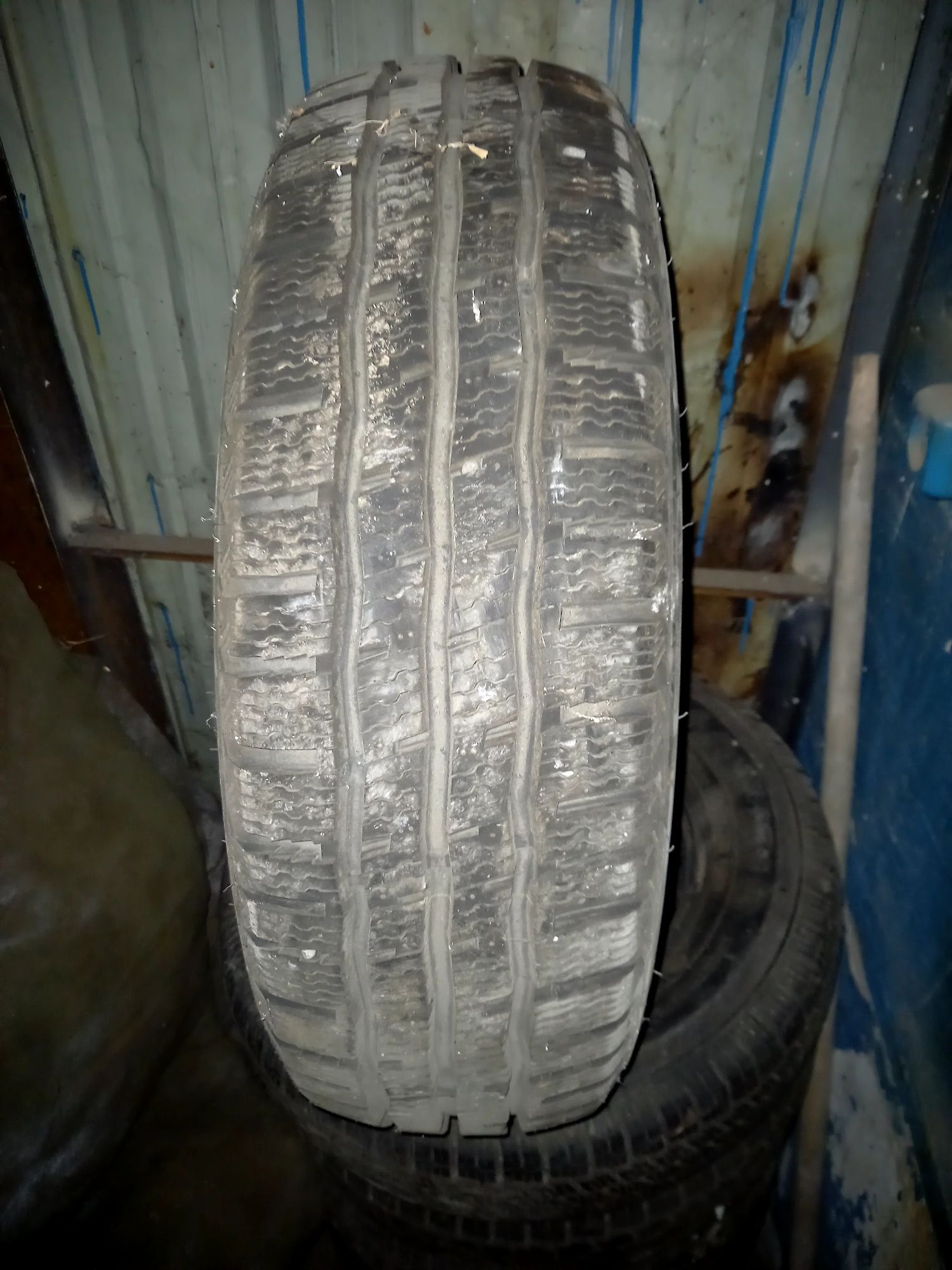 Состояние отличное как новый размер 195/70/15 липучка 155R12C