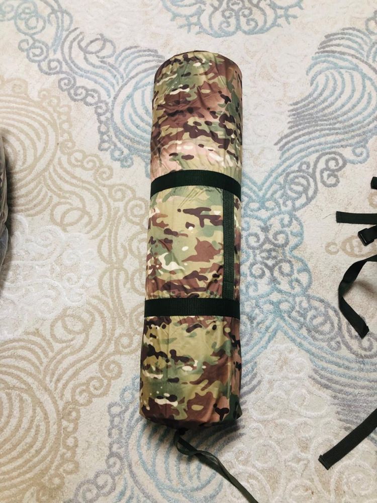 Берцы.туфли.военная сумка.спальный мешок.каримат