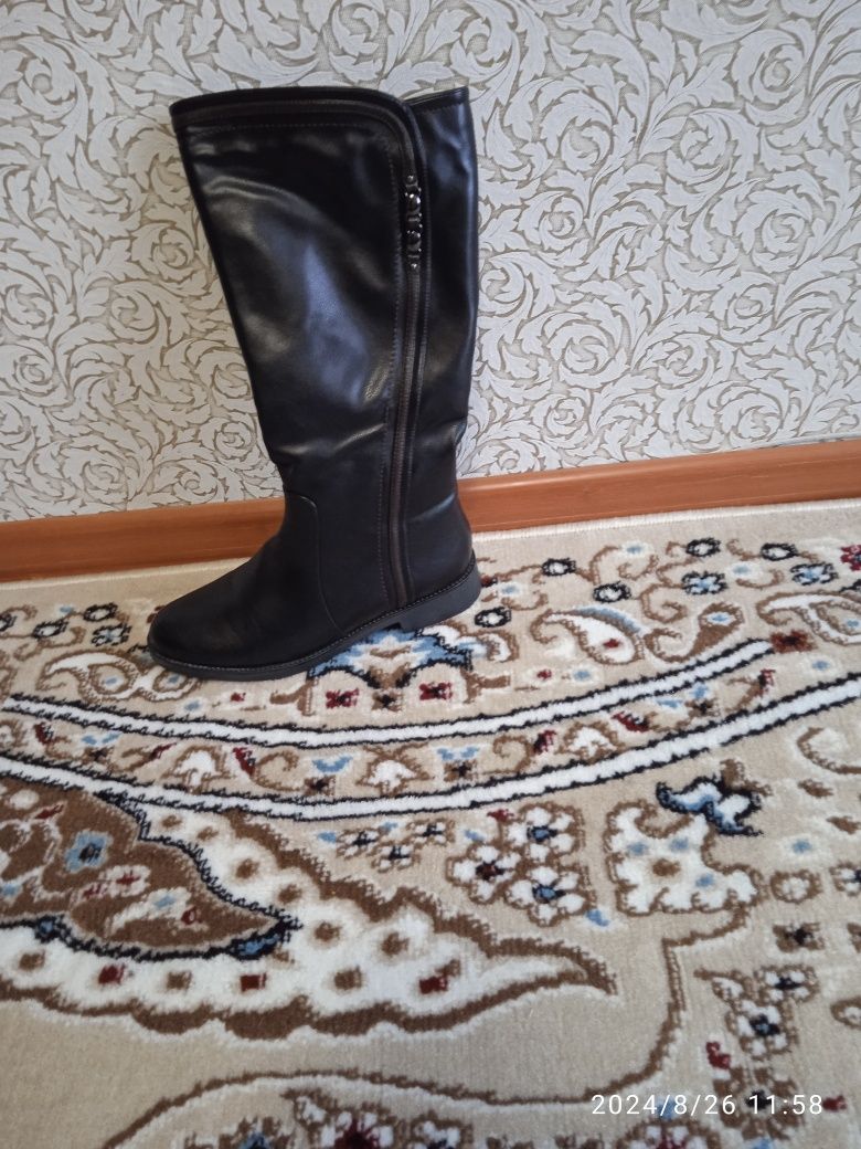 Продам сапоги женские