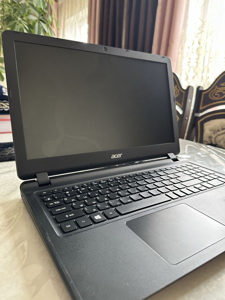 Офисный ноутбук Acer