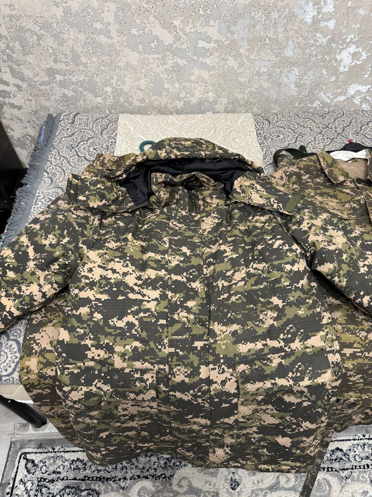 Военная одежда ( все комплект есть)