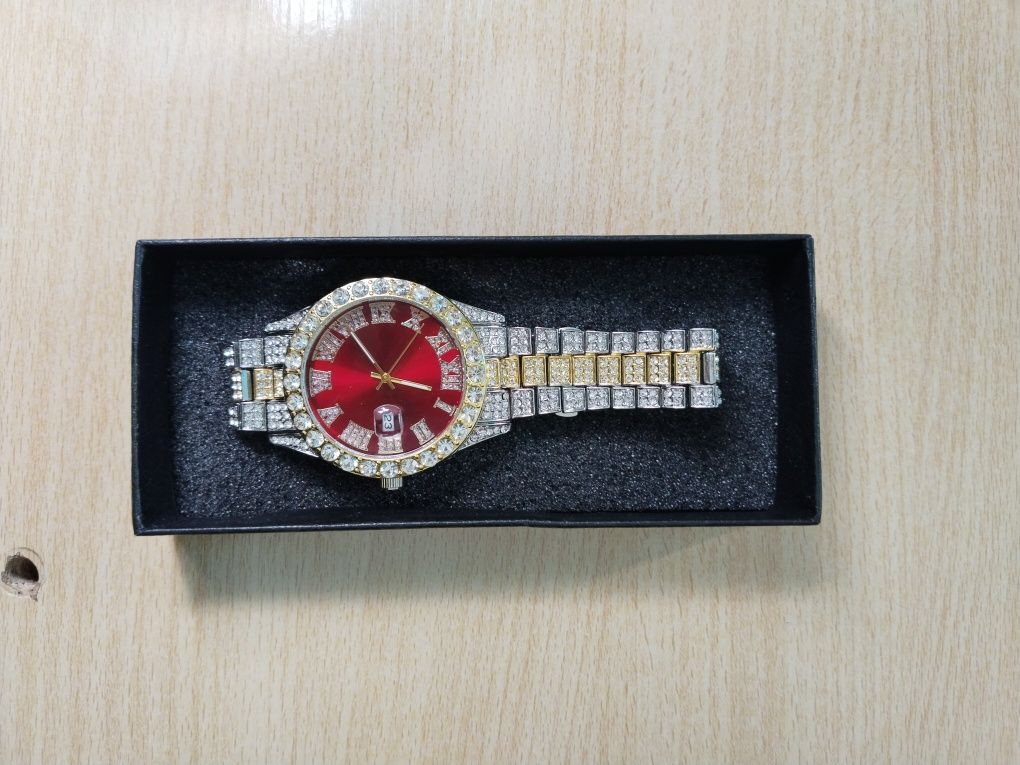 Продам часы срочна