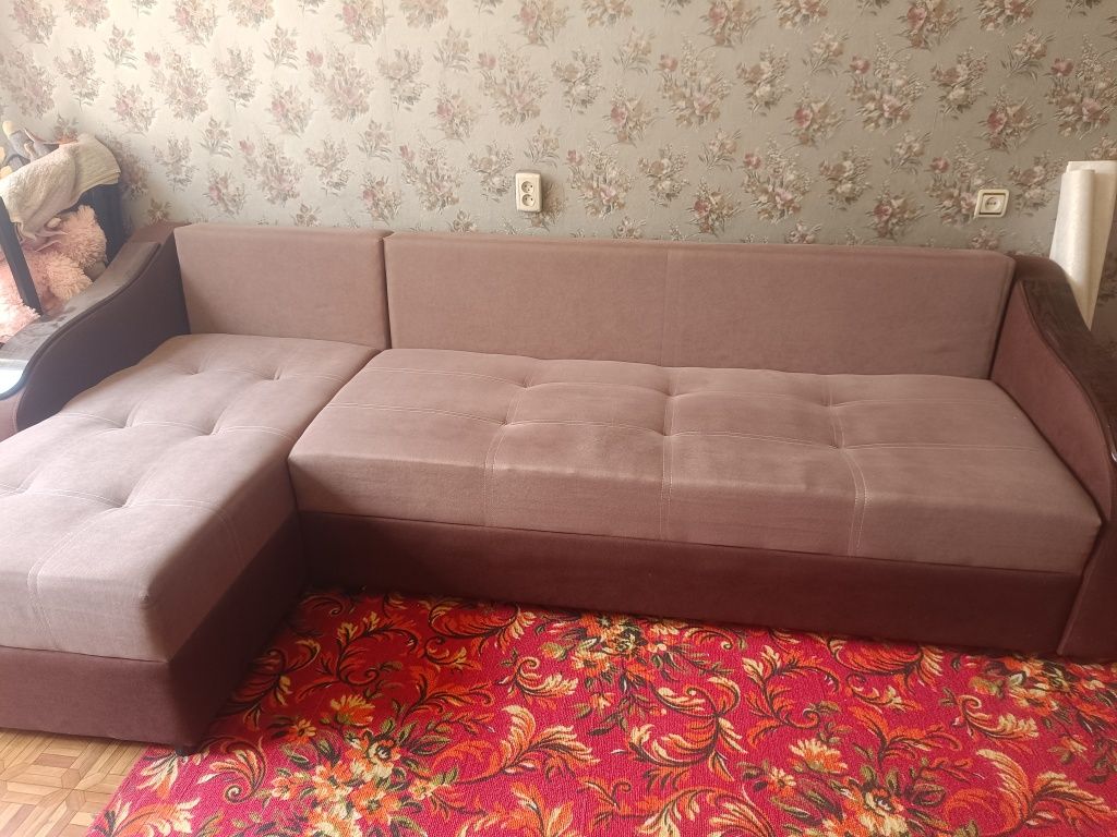 Продам диван 3 метровой