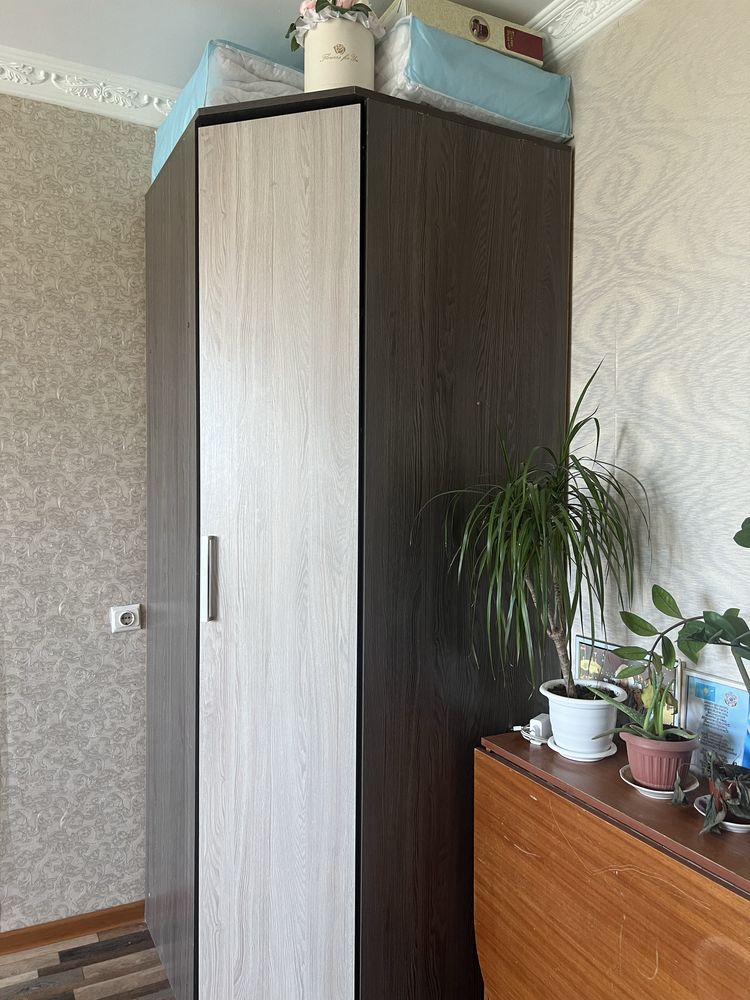 Шкаф угловой б/у