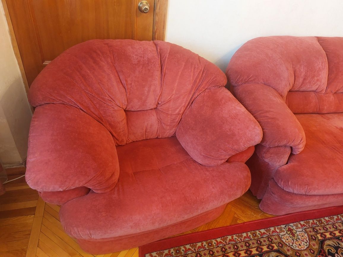 Продам мягкую мебель(диван+2 кресла) пр.-во Россия