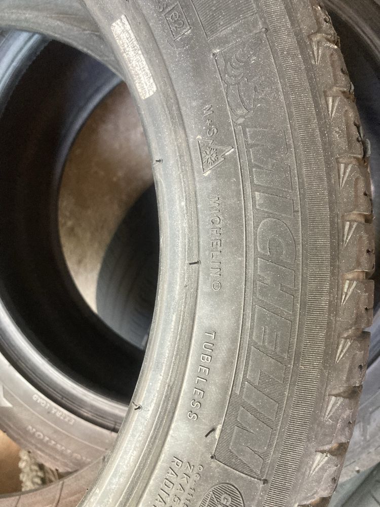 Фирма DUNLOP 4 шт в хорошем состоянии 205/55/R17, еще 2 шины есть