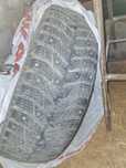 Продаю б/у зимние шипованные шина SAILYN 215/70/R16