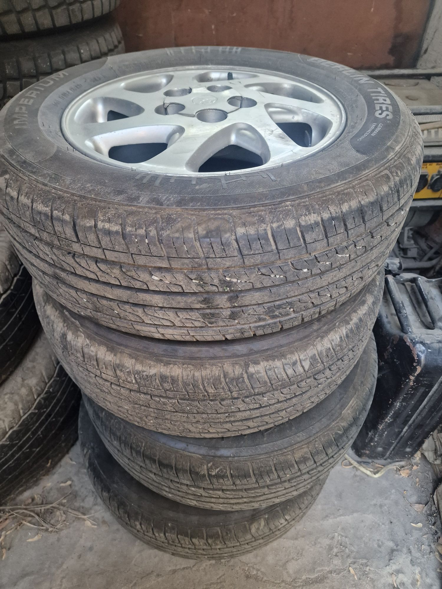 Комплект резины 205/65/15