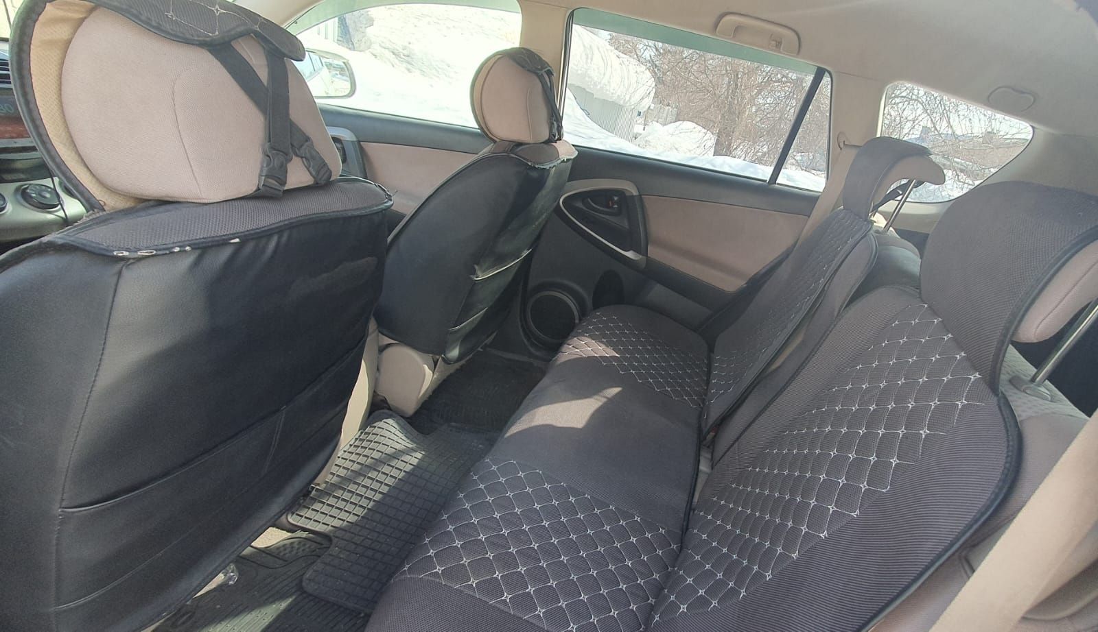 Rav 4 2008 года.