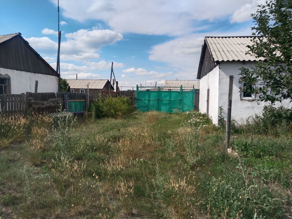 Продам дом  неподолеку от города