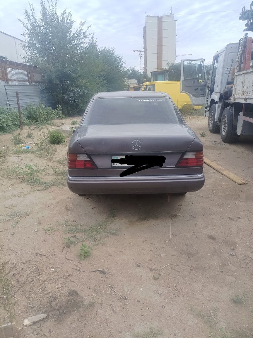 Мерес w124 2.3  на разбор дигател коробка салон ходока кузов