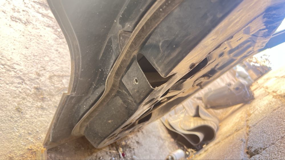 Дверь от BMW с левой стороны оба зад и пью