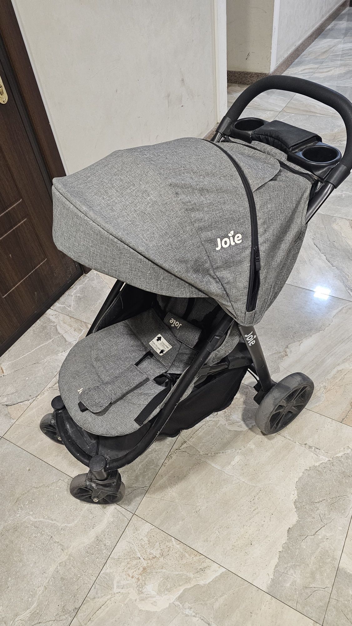 Прогулочная коляска Joie Litetrax 4