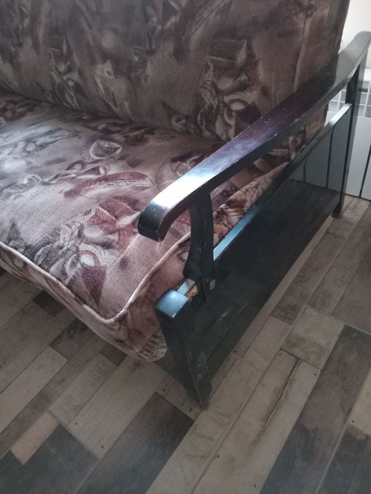 Диван Румыния под реставрацию