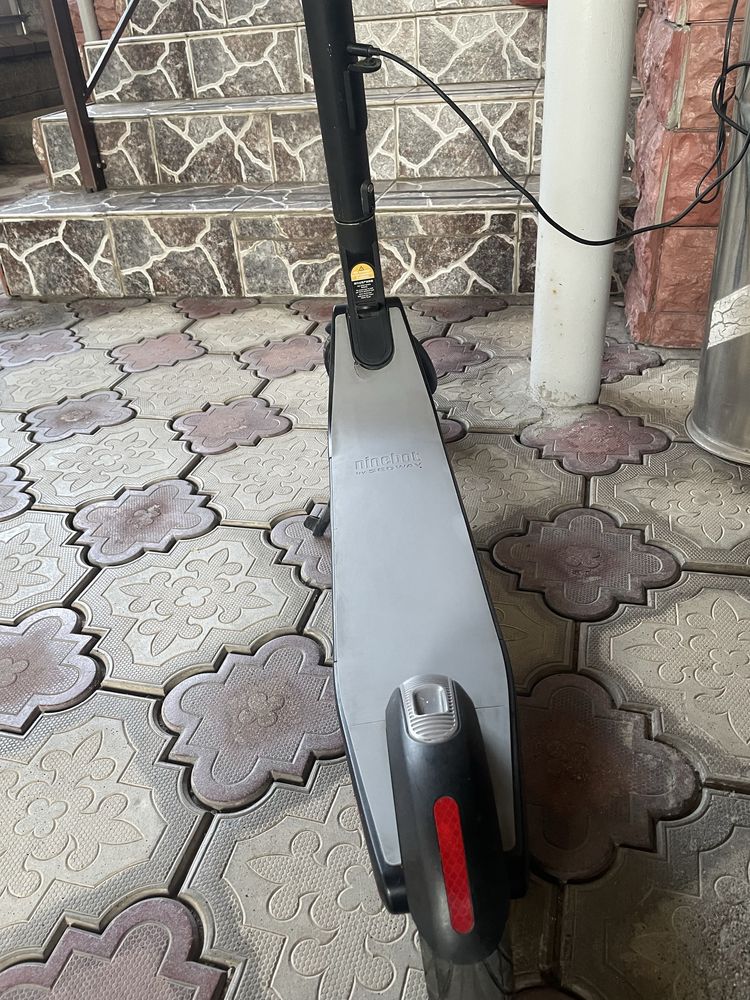 Электросамокат Ninebot Es1