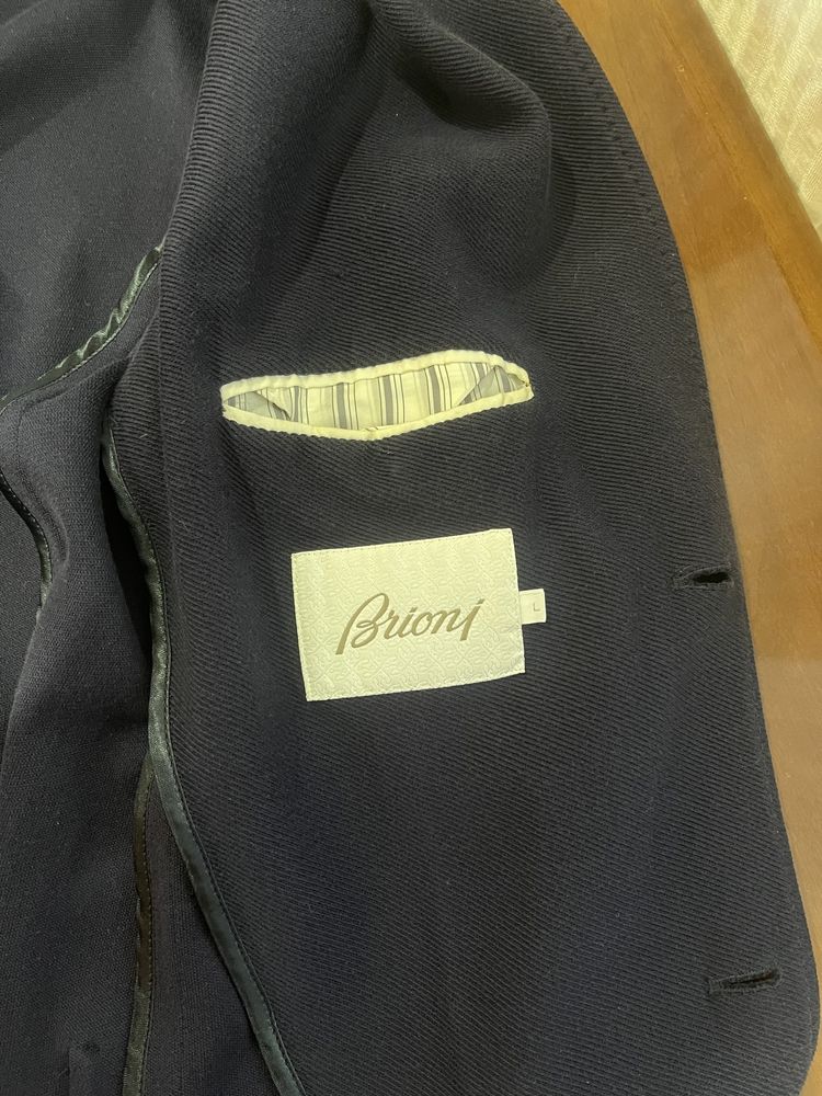 Легкий пиджак Brioni