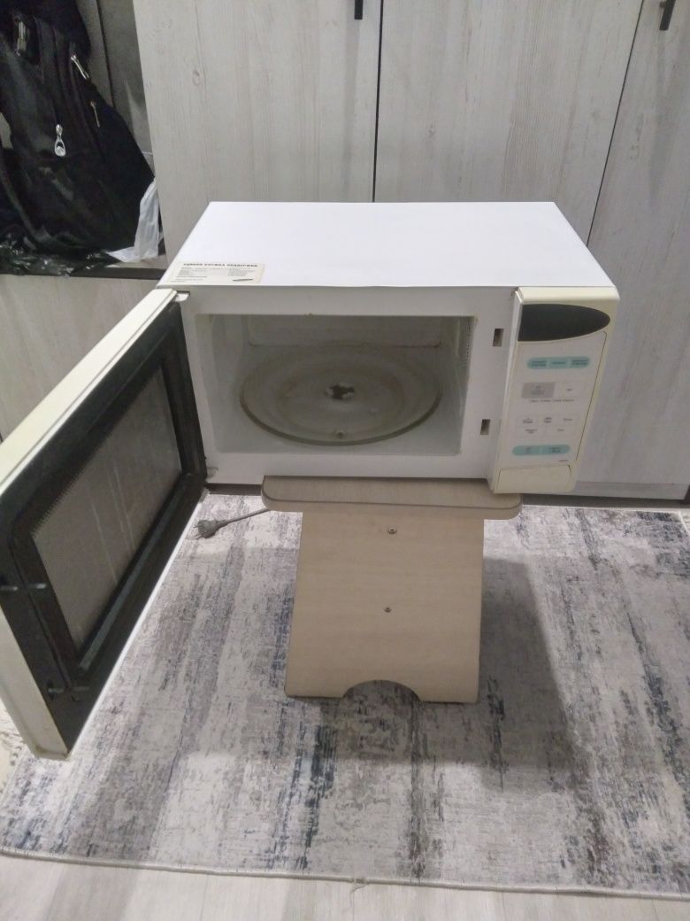 Продам микровалновку.