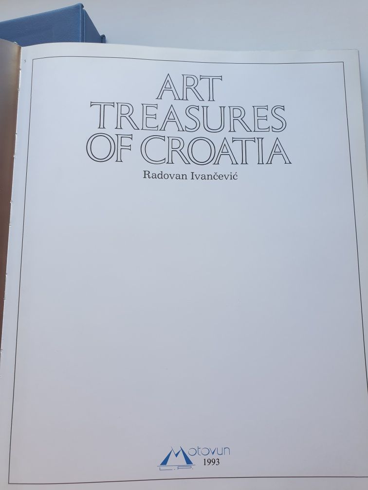 Продам книги Ақ жайық и на английском языке