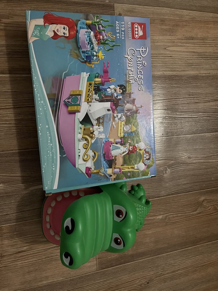 Продам игрушки конструктор