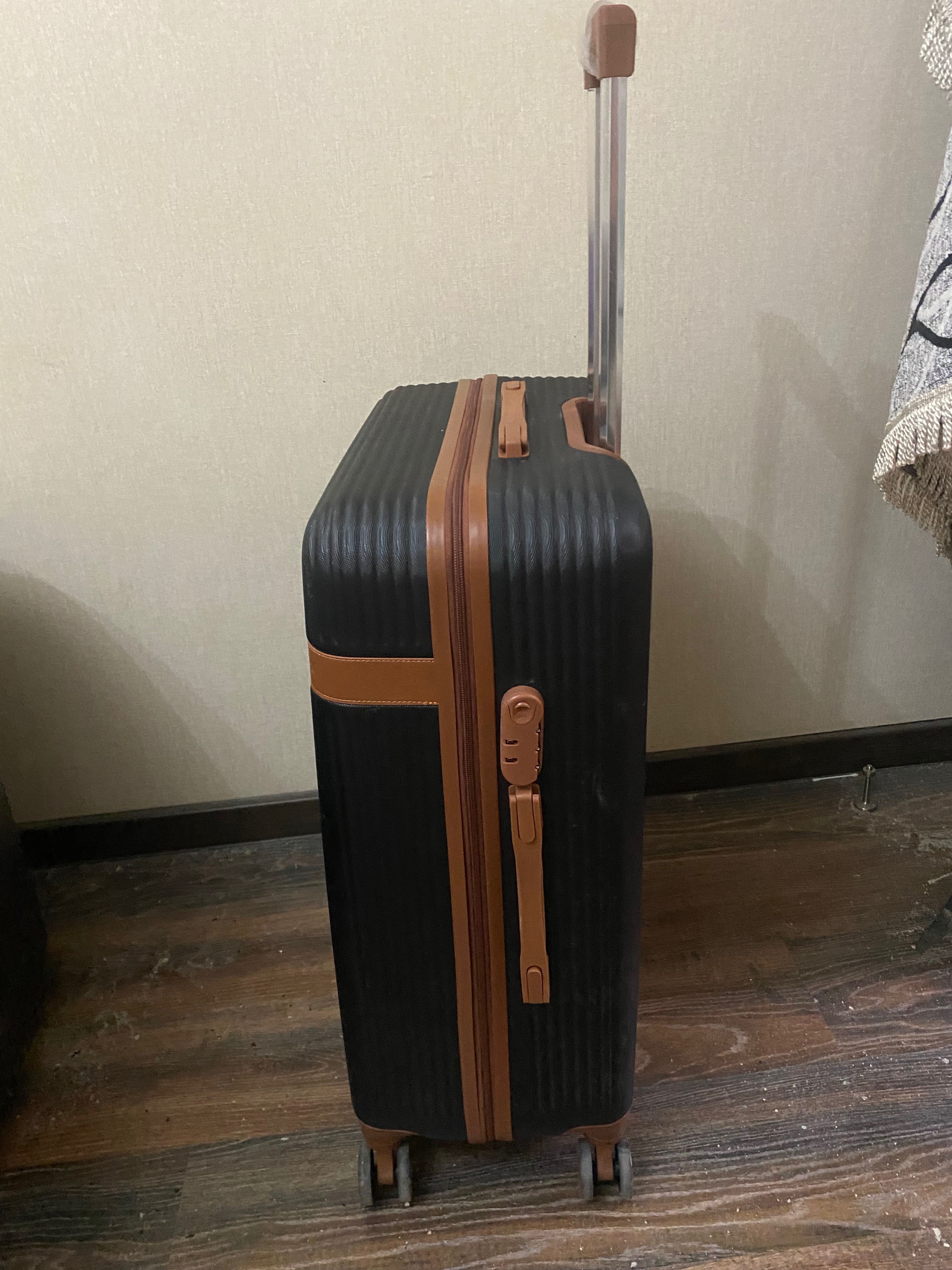 Продам чемодан 40кг