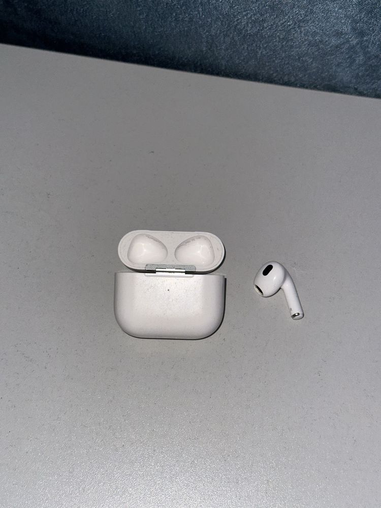 air pods 3 в хорошом состояний оригинал 100%