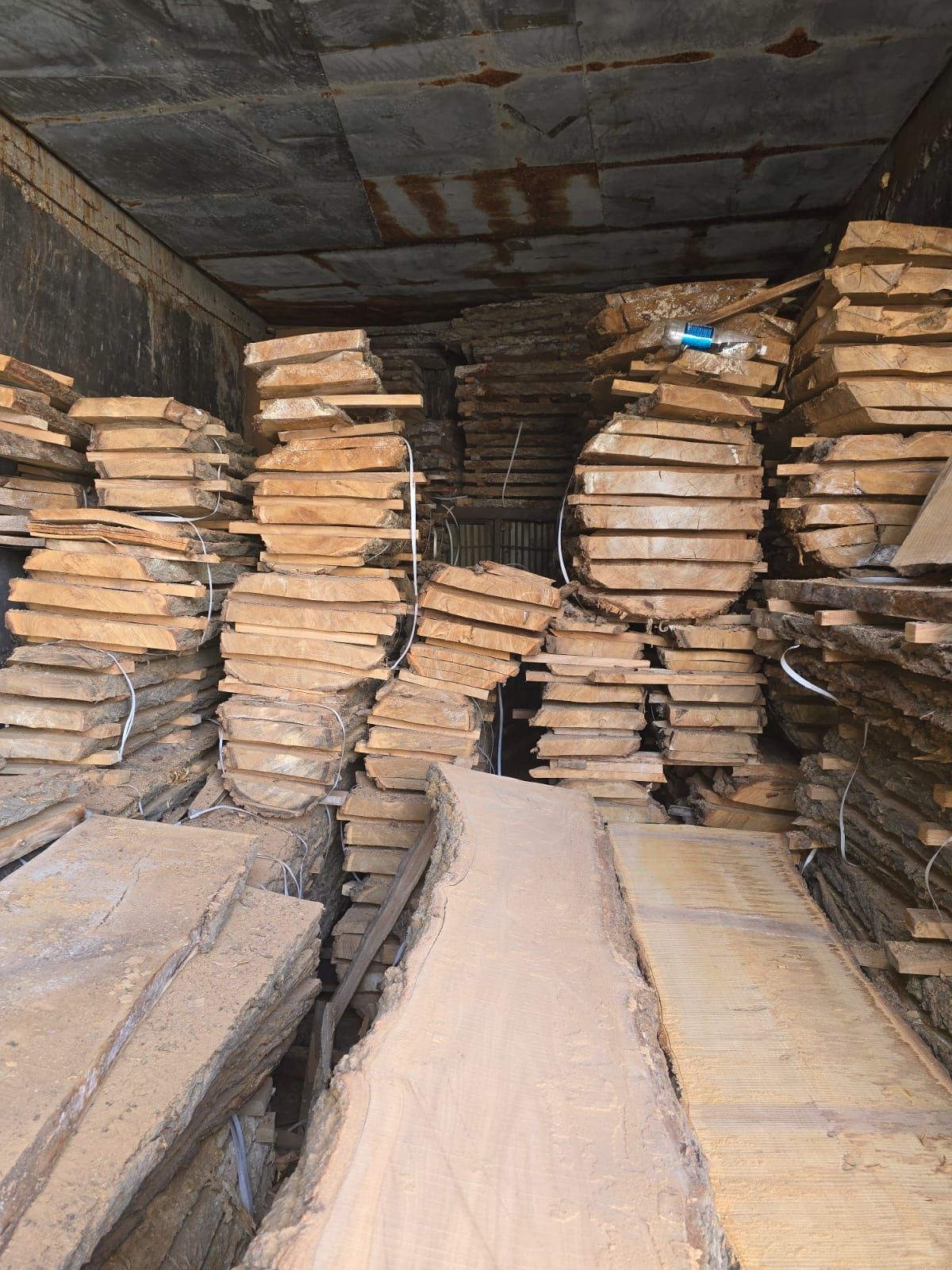 Карагач . Продам доску карагача . Сухую. 8-9% влажности