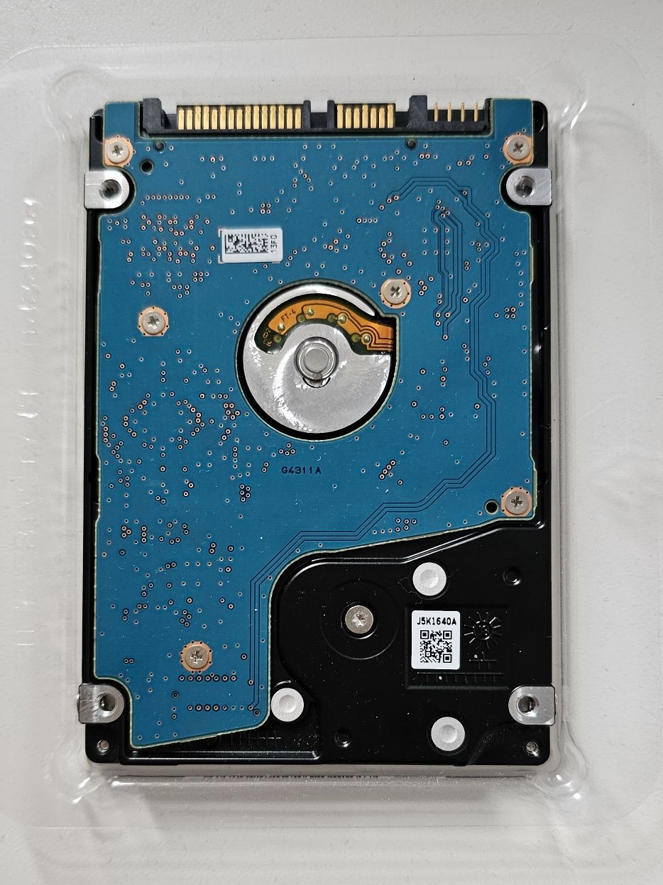 Продам жесткий диск Toshiba HDD накопитель 1 тб памяти MQ04ABF100