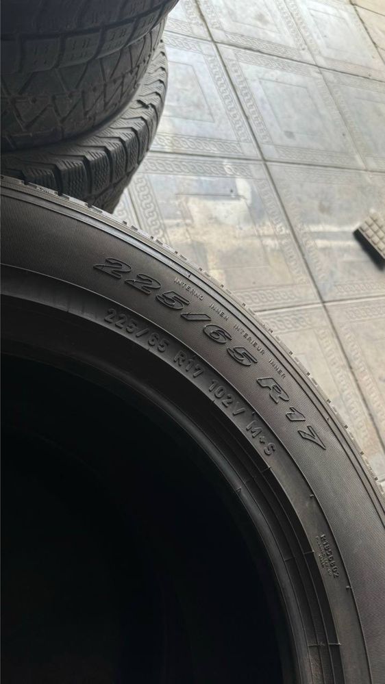 Продам резину 225/65 R17 102V