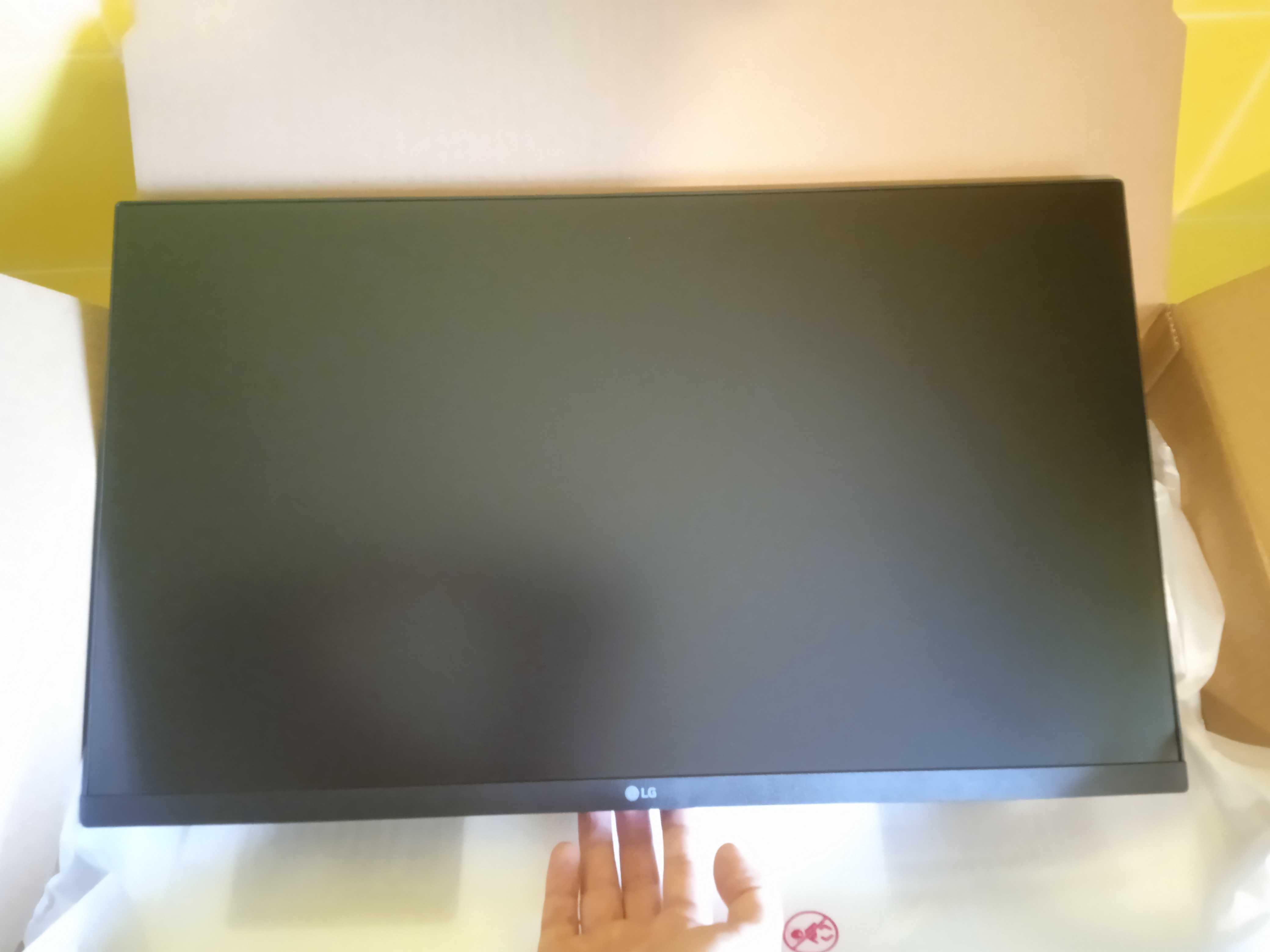 Монитор LG 27" IPS матрица, абсолютно новый