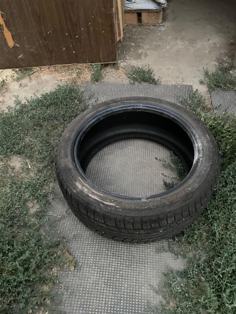 Продам комплект шины