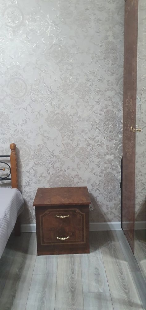 Продам шкаф, комод и прикроватные тумбы