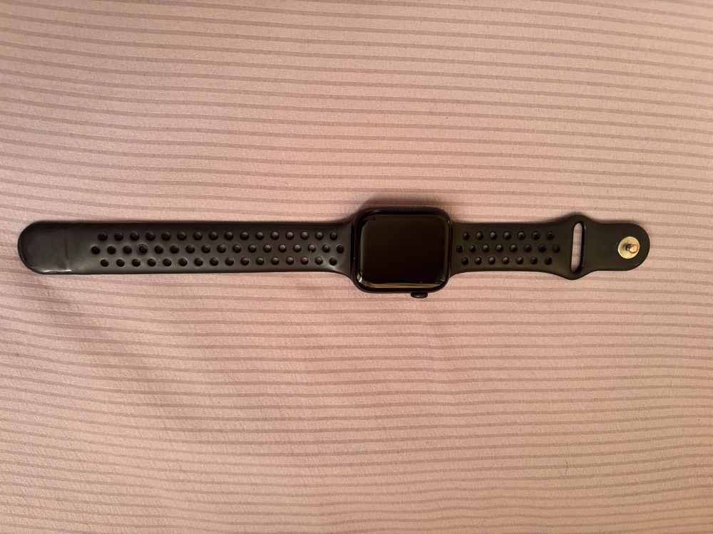 Часы Apple Watch SE 44 мм