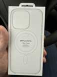 Срочно продам оригинальный чехлы на iPhone 16 Pro