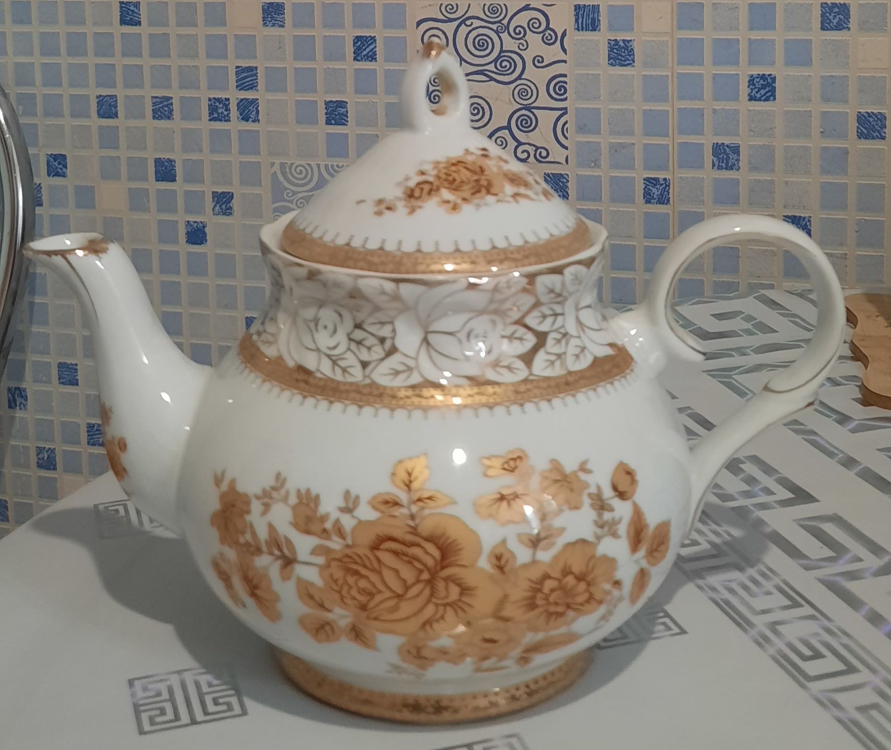 Посуда разная и т.д.Чайники керамические