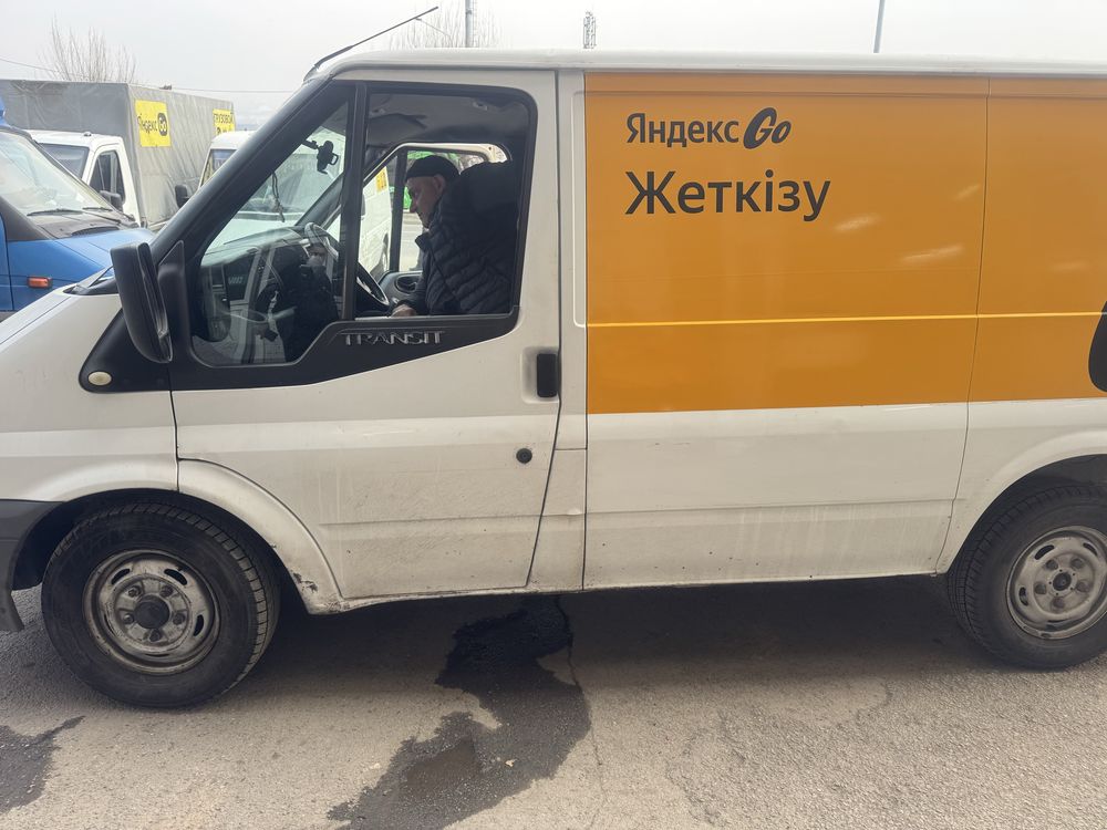 Яндекс Наклейка на грузовой брендинг