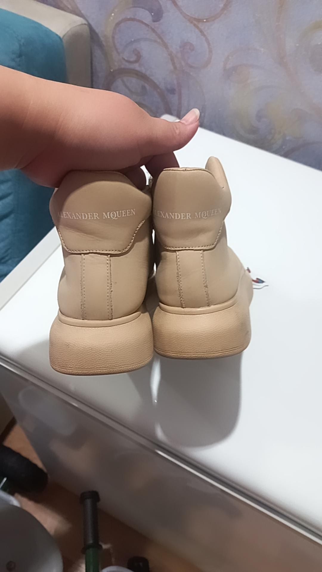 Продам весенние ботинки Mqueen . Натуральная кожа