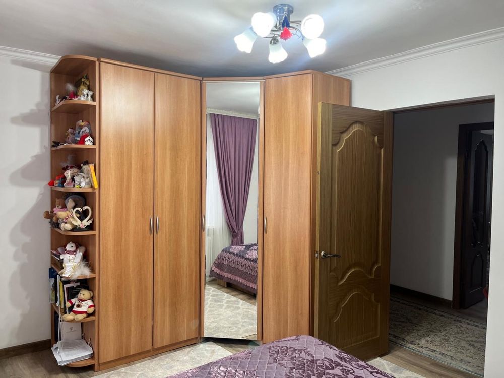 Продам 5 комнатный дом (двухквартирный)