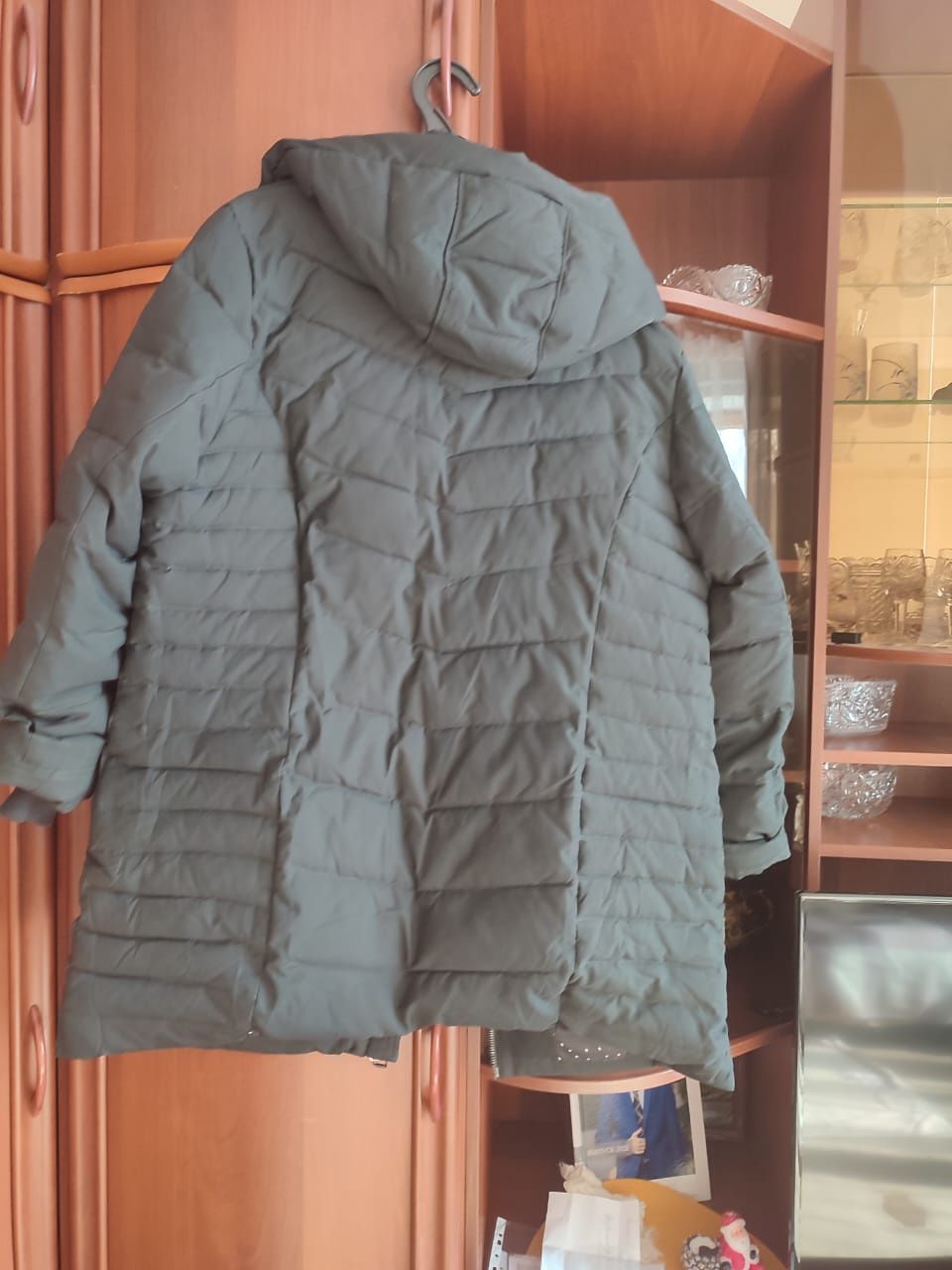Продам женскую куртку