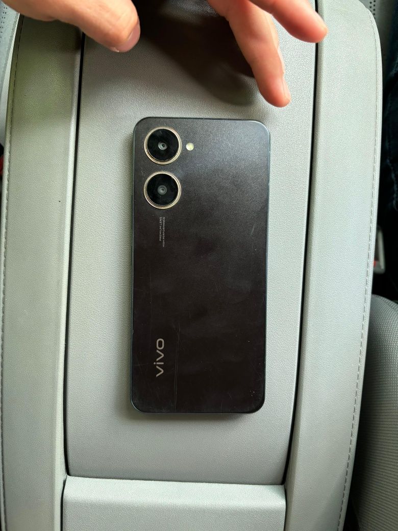 Продам Vivo Y03.