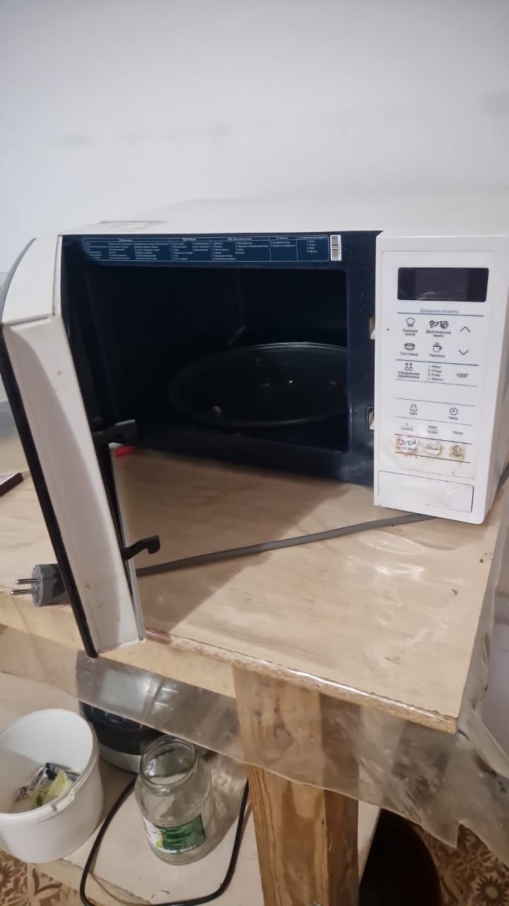 Продам микроволновую печь самсунг