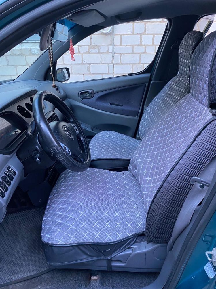 Продам Daihatsu yrv