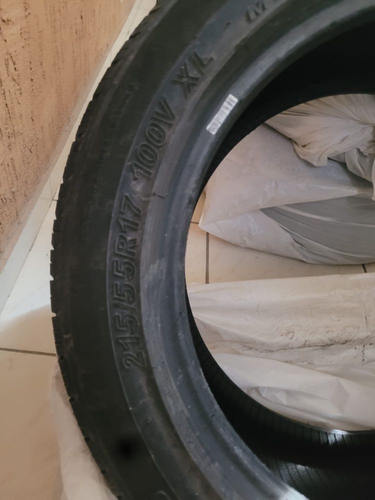 Продам комплект шины 215/55 R17