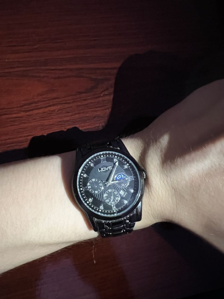 Продается ЧАСЫ WOVE