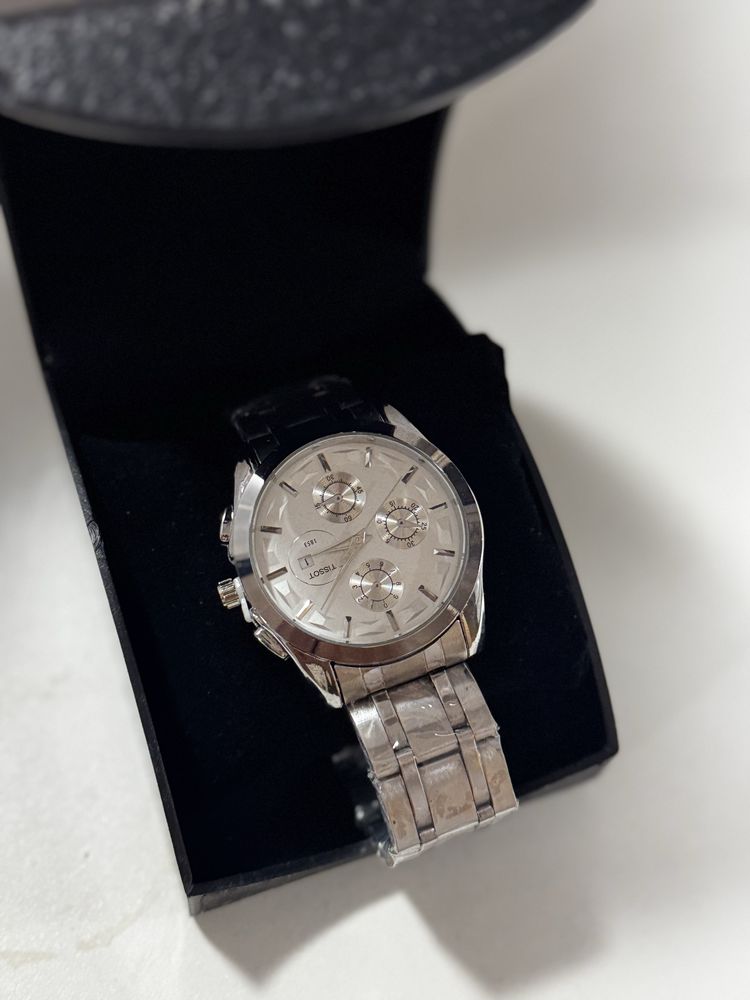 Продам часы Tissot