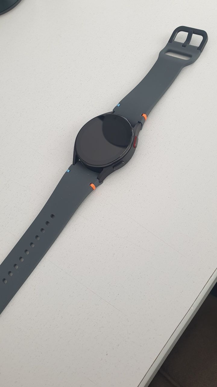 Новые смарт часы sumsung galaxy watch fe