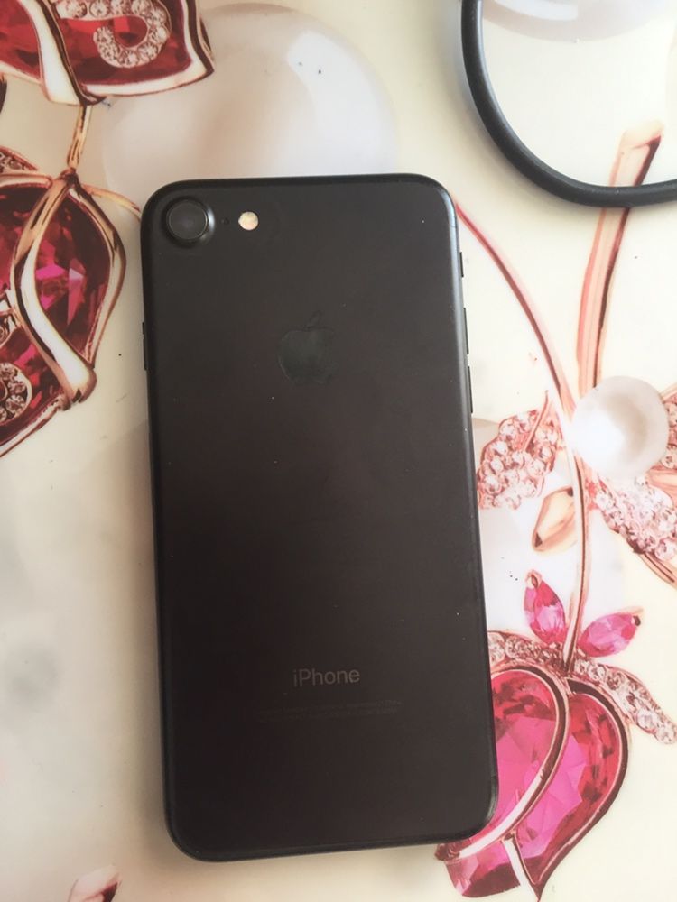 iPhone 7 32 гб