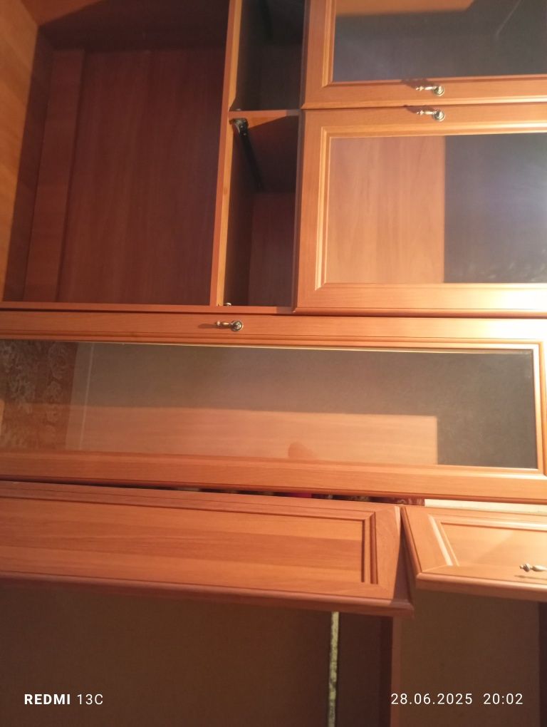 Продам стенку для дома.